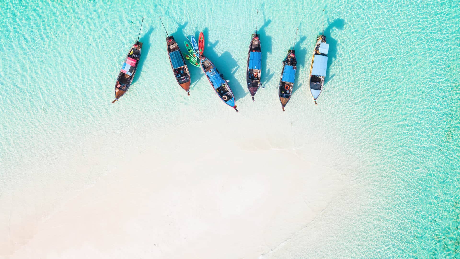 Thailand Insel und Strand mit Booten